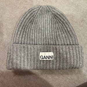 GANNI Loose Gray Knit Beanie